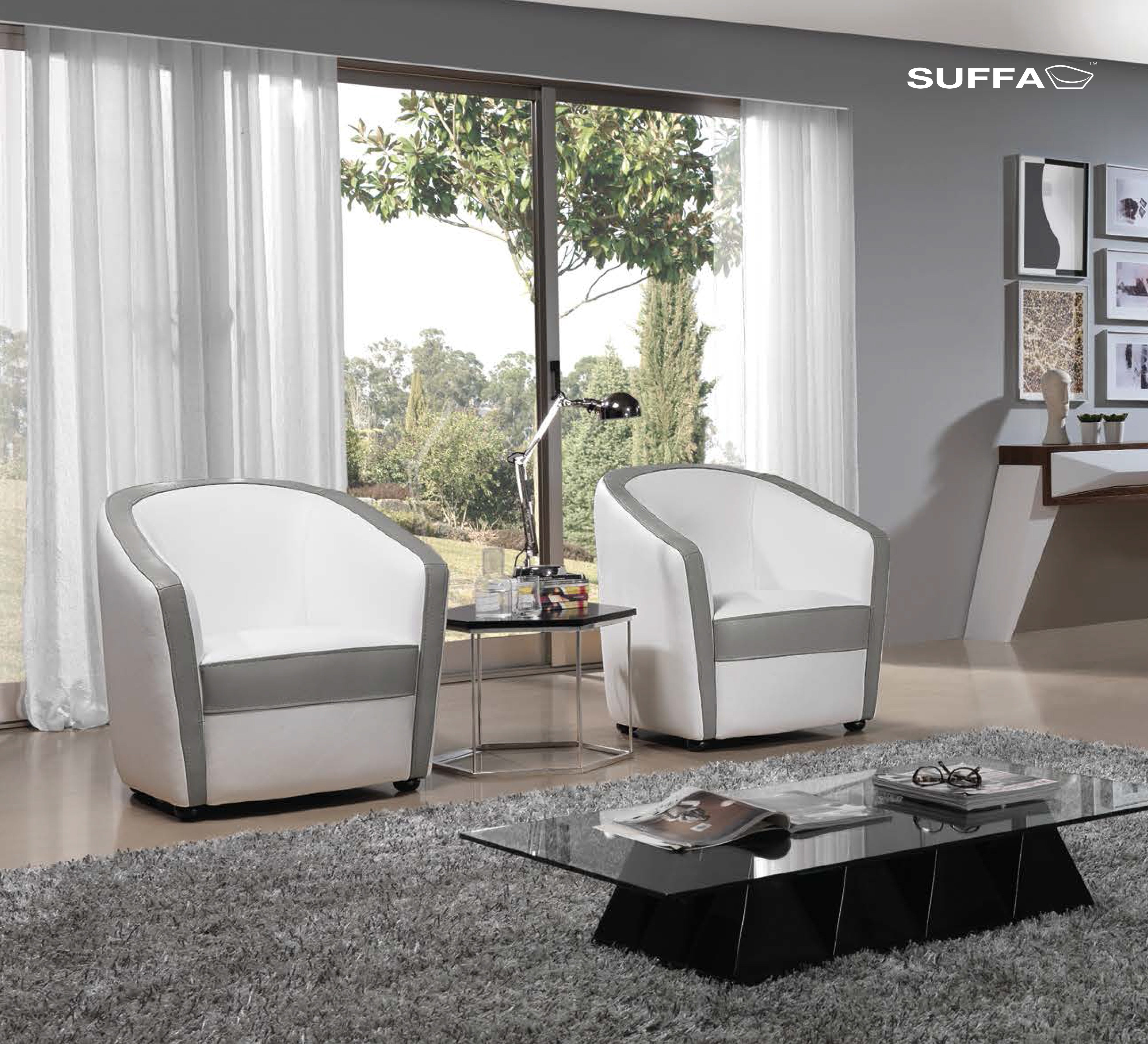 Cadeirão cabriolet fixo ou giratório em tecido ou pele 